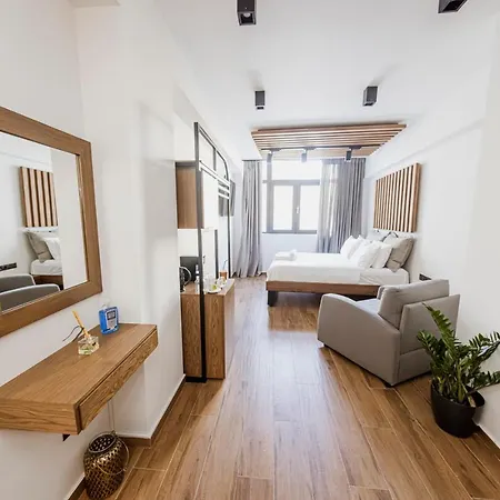 Centrally Elegant By Acropolis Bed & Breakfast